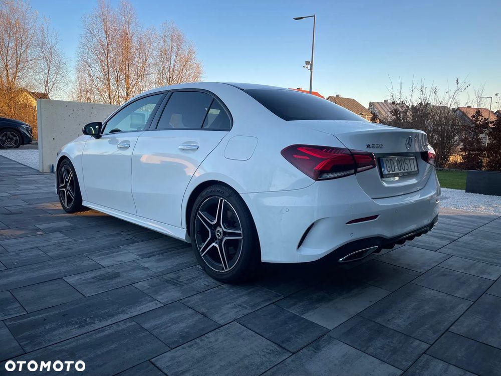 Mercedes-Benz Klasa A 220 4-Matic AMG Line 7G-DCT - 3