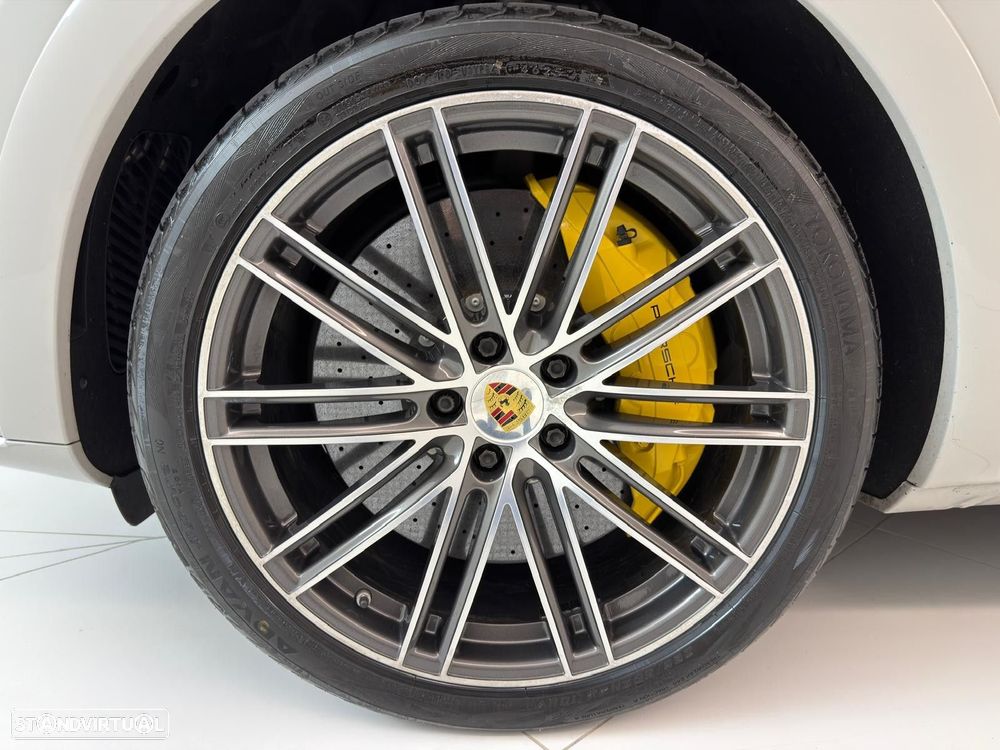 Porsche Cayenne Coupé E-Hybrid - 11