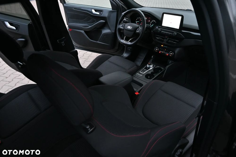 Ford Focus 1.5 EcoBoost ST-Line - 24