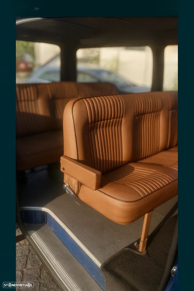 Toyota HIACE LH20V - 3