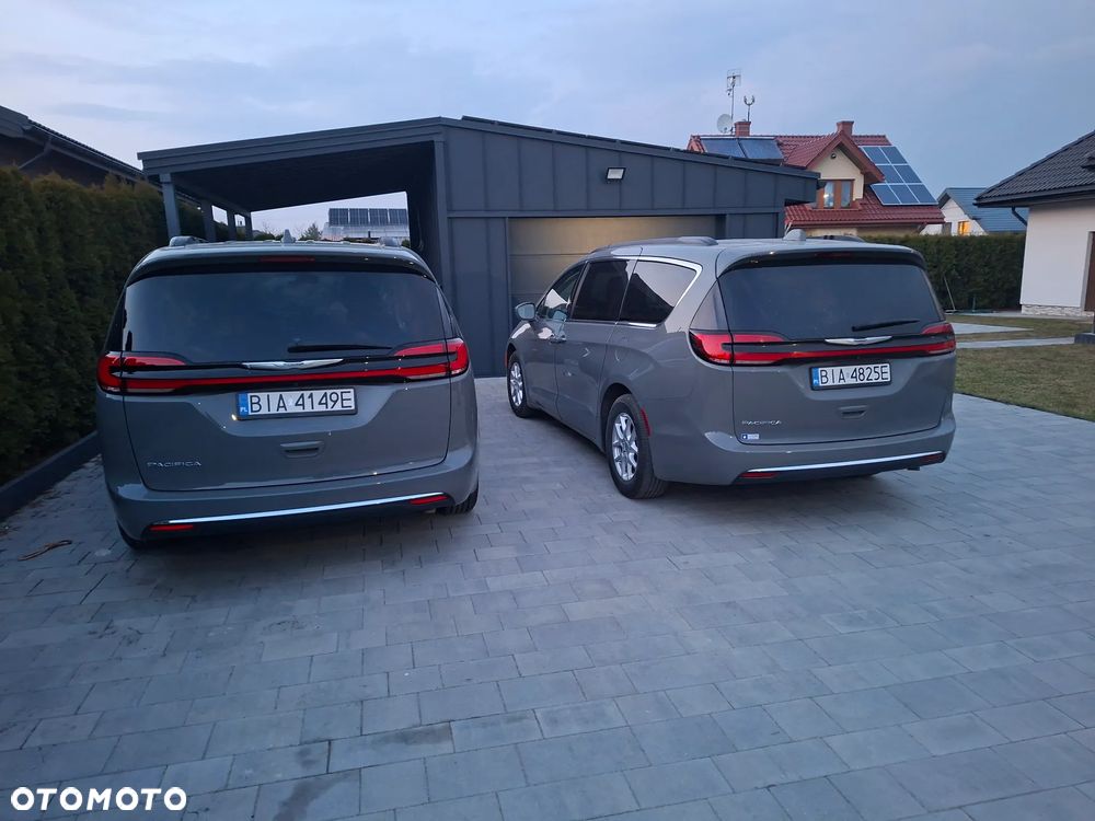 Chrysler Pacifica - 22