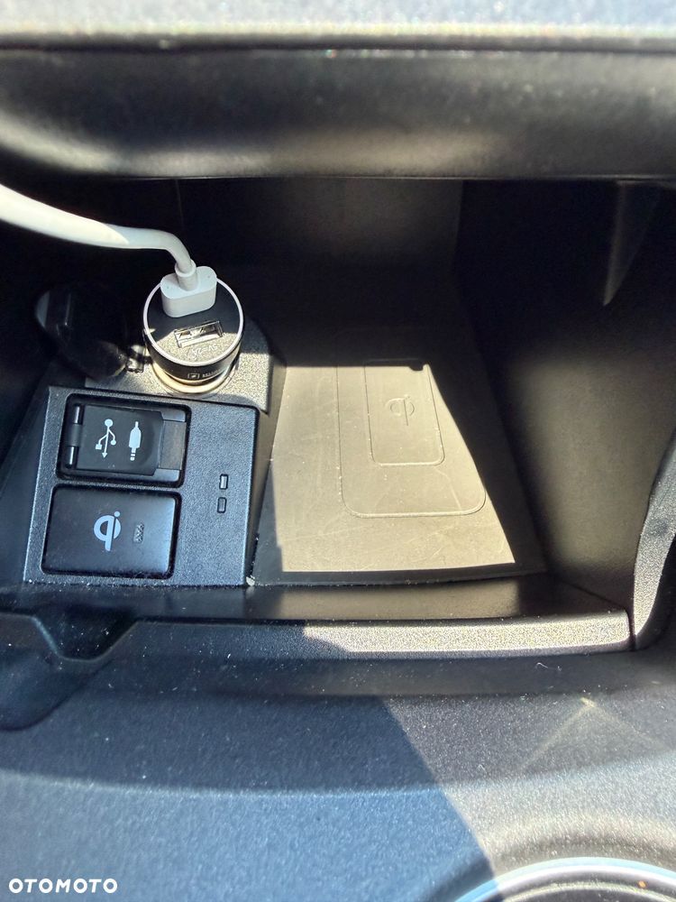 Toyota Camry 2.5 XLE - 20