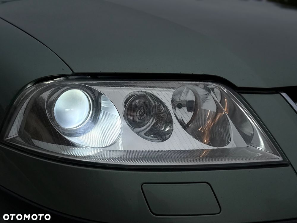 Volkswagen Passat 1.9 TDI Exclusive - 18