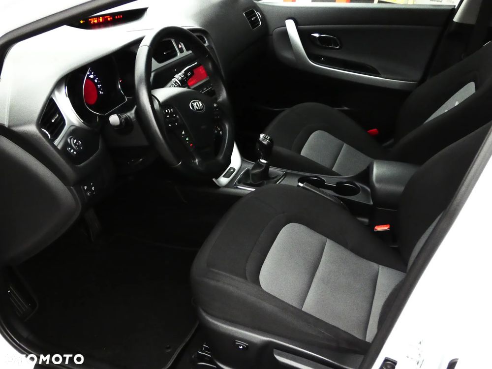 Kia Ceed 1.6 GDI Business Line - 12