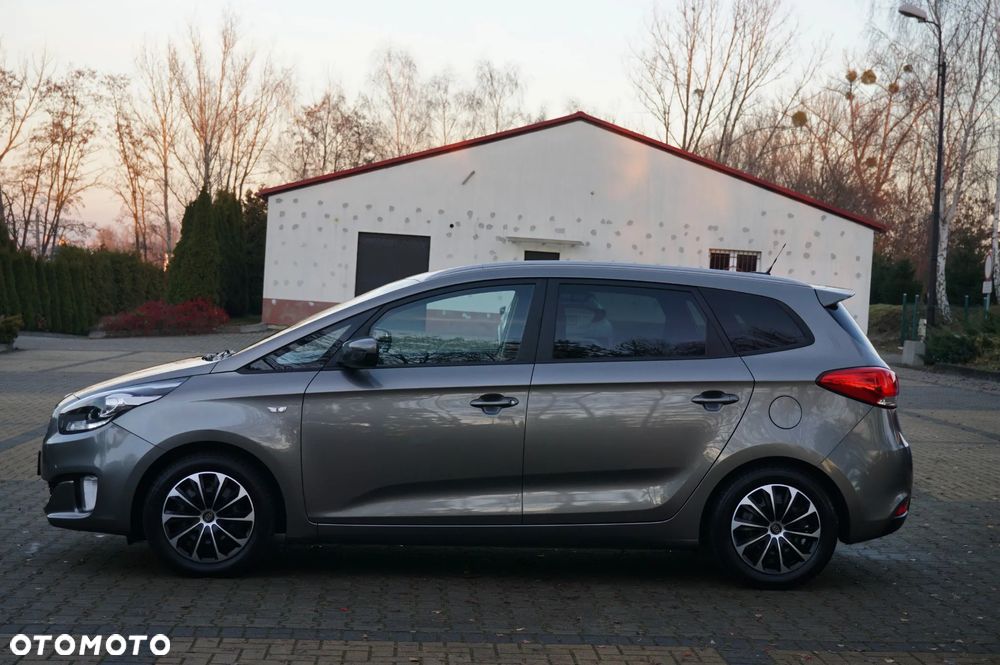 Kia Carens 1.6 GDI Dream Team Edition - 12