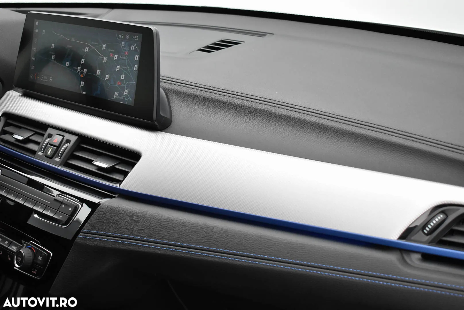 BMW X1 xDrive20i AT - 13
