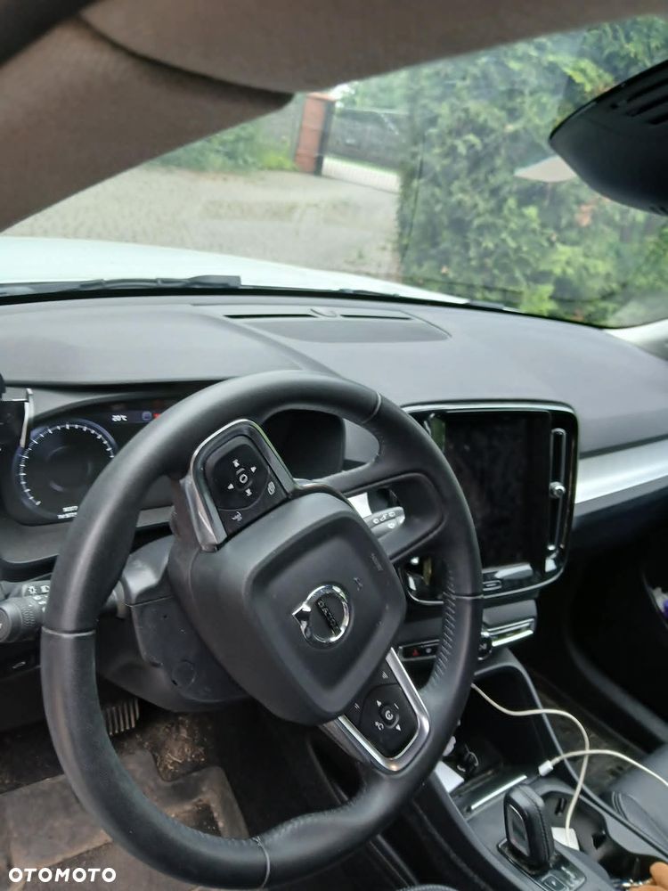 Volvo XC 40 T5 AWD Momentum - 11