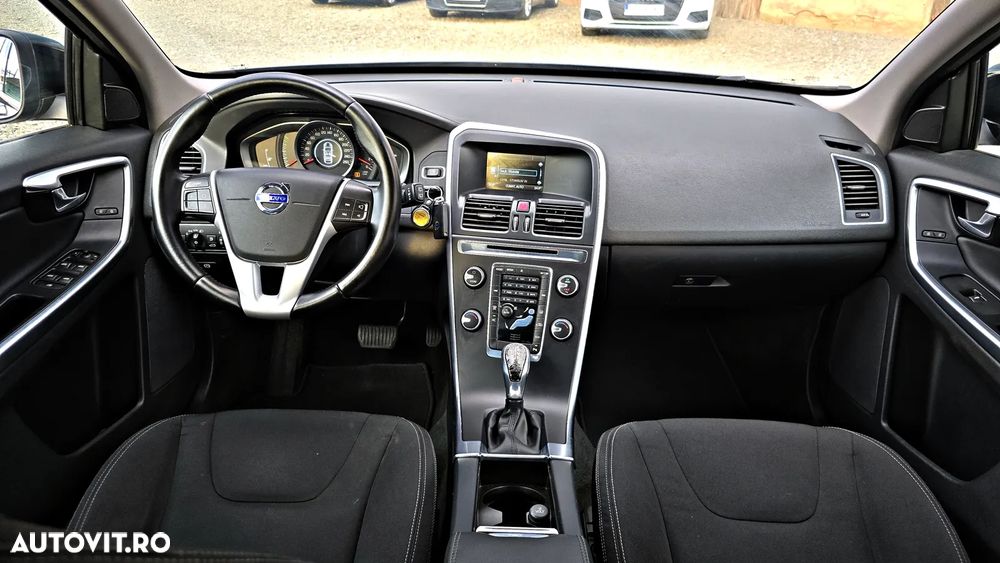 Volvo XC 60 D3 Geartronic Momentum - 33