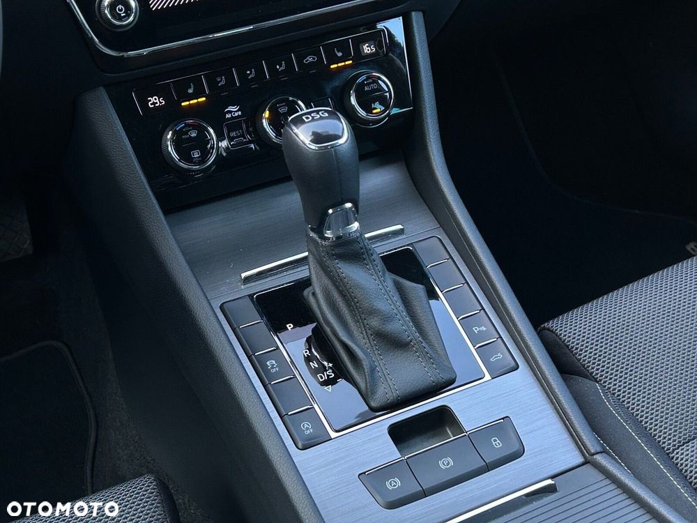 Skoda Superb 2.0 TSI Style DSG - 27
