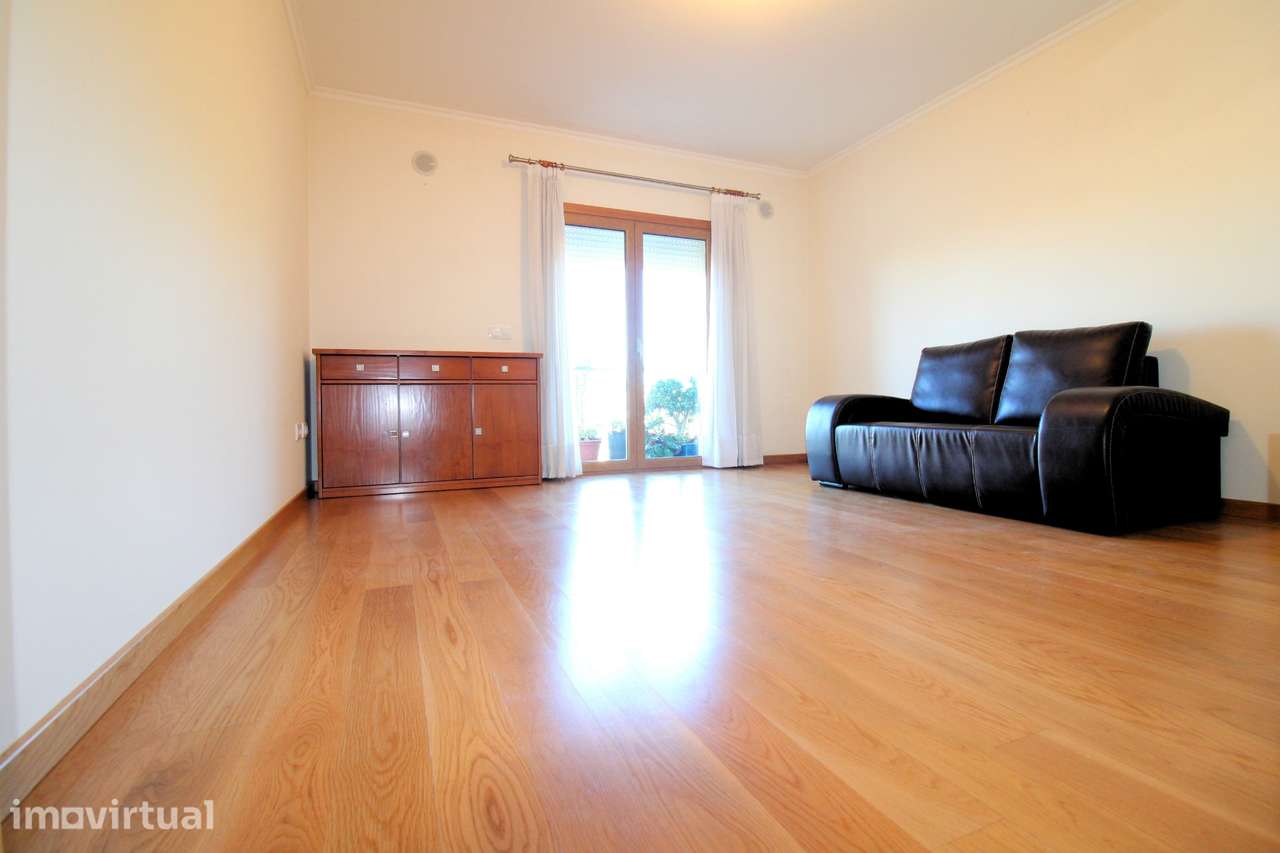 Apartamento T1 + garagem em S.Martinho do Bispo - Grande imagem: 3/9