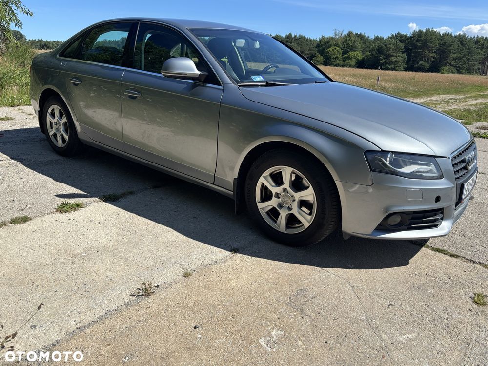 Audi A4 2009 photo 2