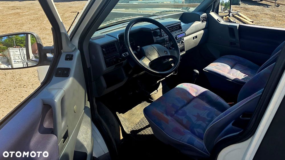 Volkswagen Multivan Standard - 11