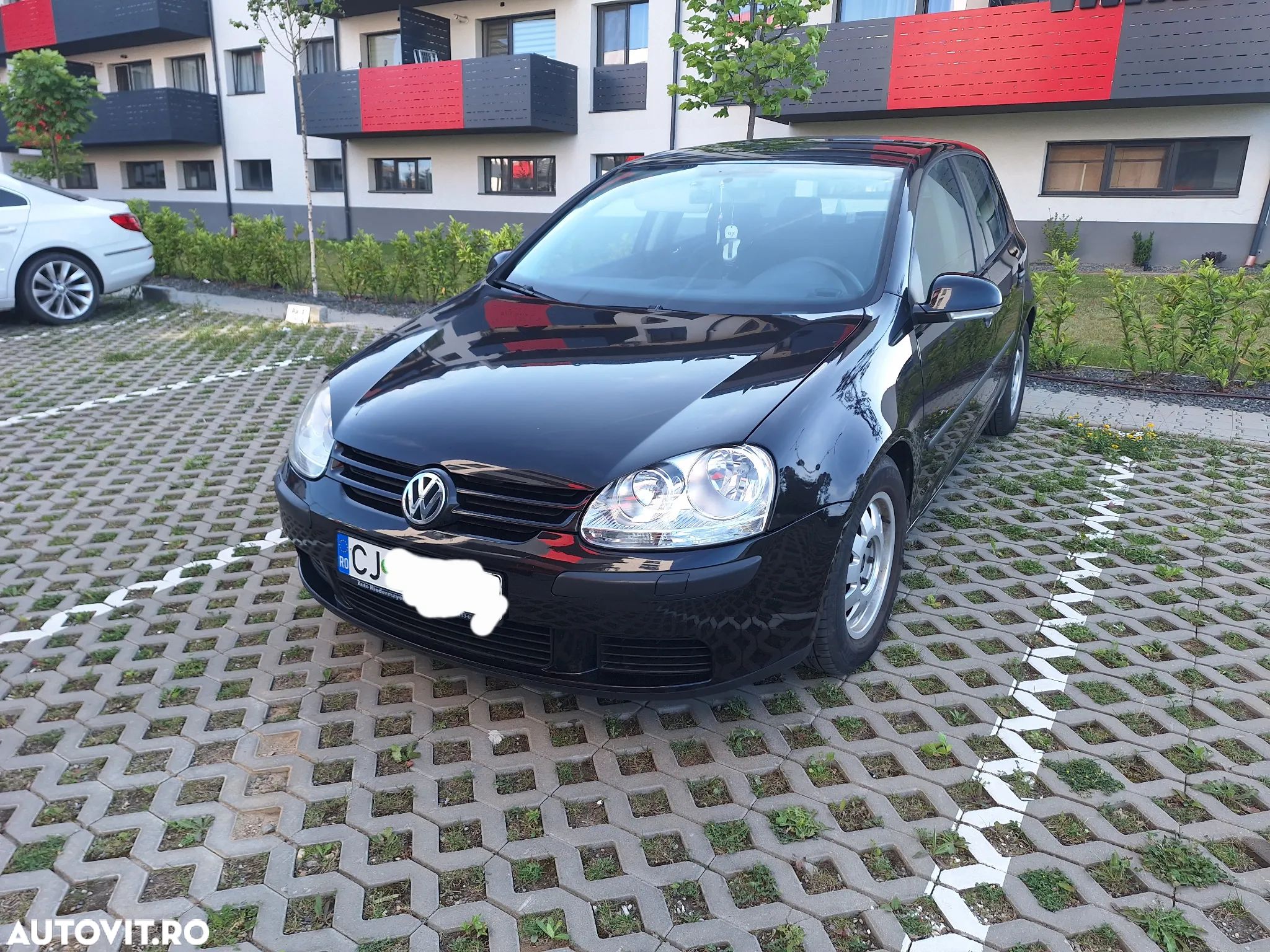 Volkswagen Golf 1.6 Comfortline Aut - 1