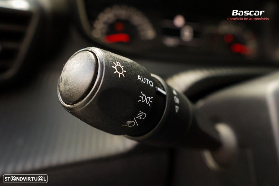 Peugeot 2008 1.2 PureTech Allure - 27