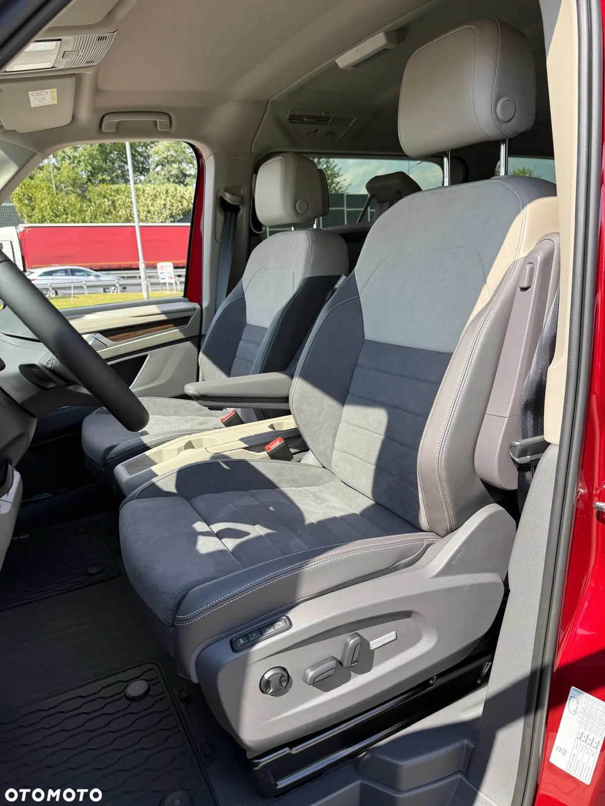 Volkswagen Multivan 2.0 TDI L2 Style DSG - 10