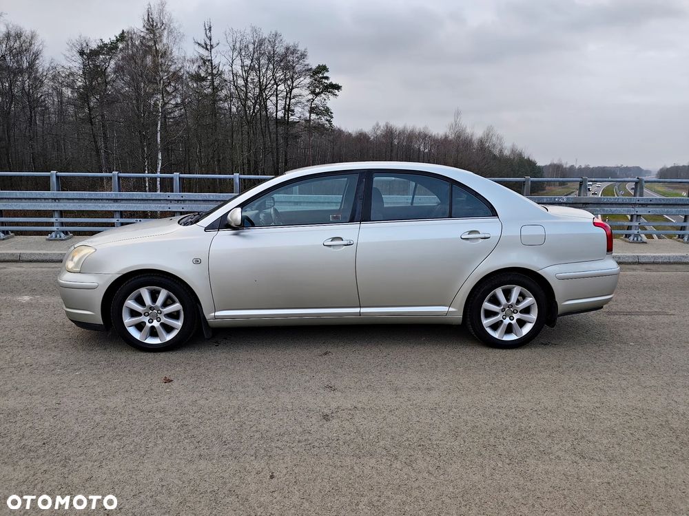 Toyota Avensis 2.0 VVT-i Prestige - 8