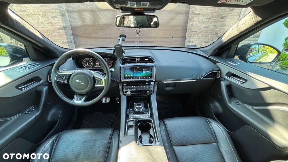 Jaguar F-Pace - 28