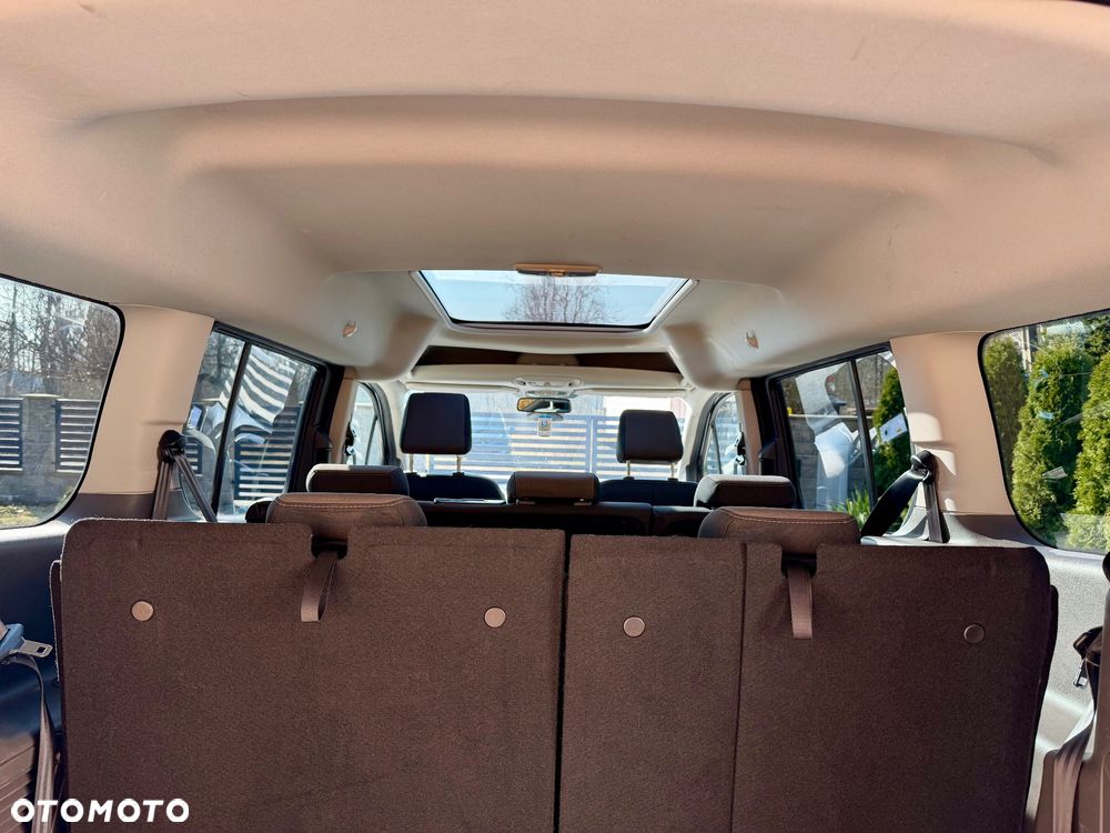 Ford Tourneo Connect Grand - 12