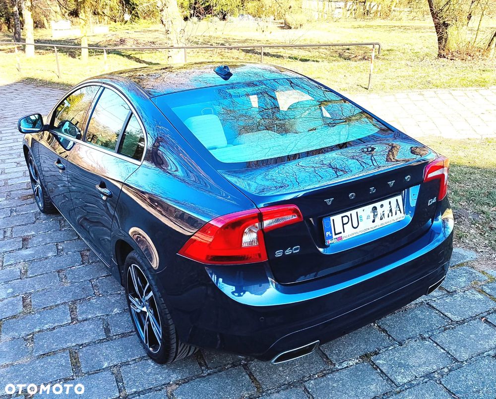 Volvo S60 D4 Drive-E Momentum - 9