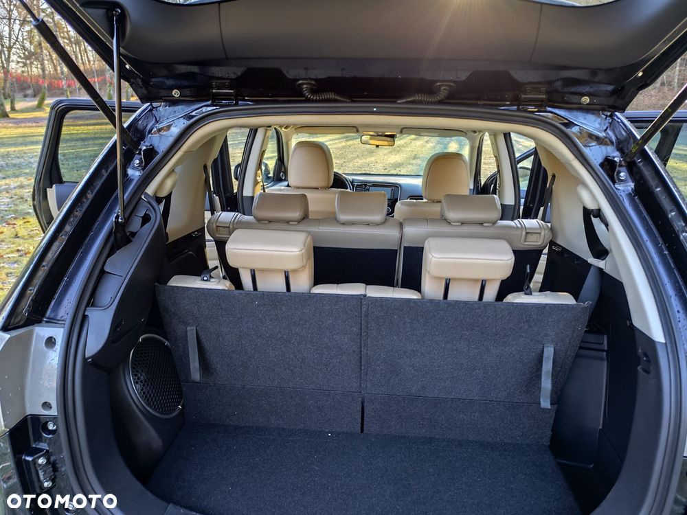 Mitsubishi Outlander 2.2 DID Instyle Navi 4WD - 21