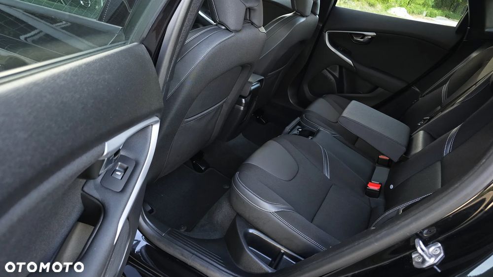 Volvo V40 T2 Drive-E Momentum - 34