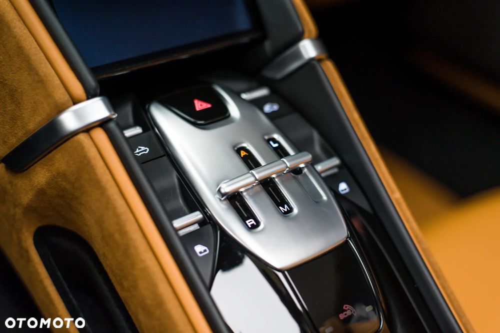 Ferrari Roma Spider - 23