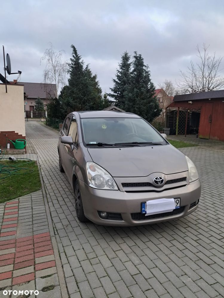 Toyota Corolla Verso 2.0 D-4D - 2