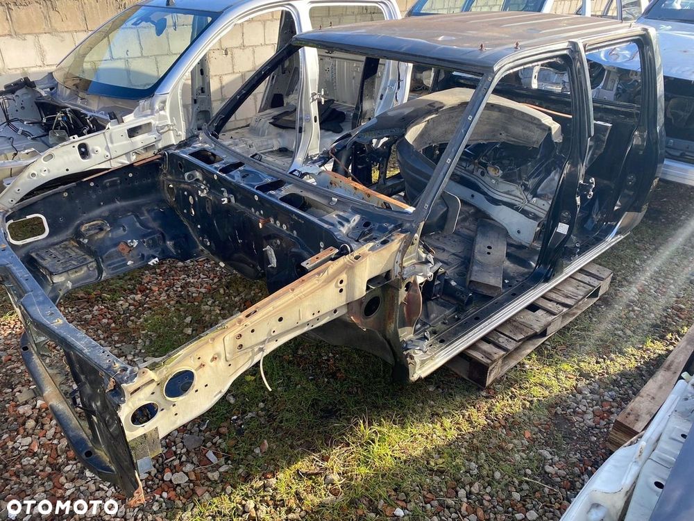 Nissan Navara D22 Kabina Dach Słupek - 2