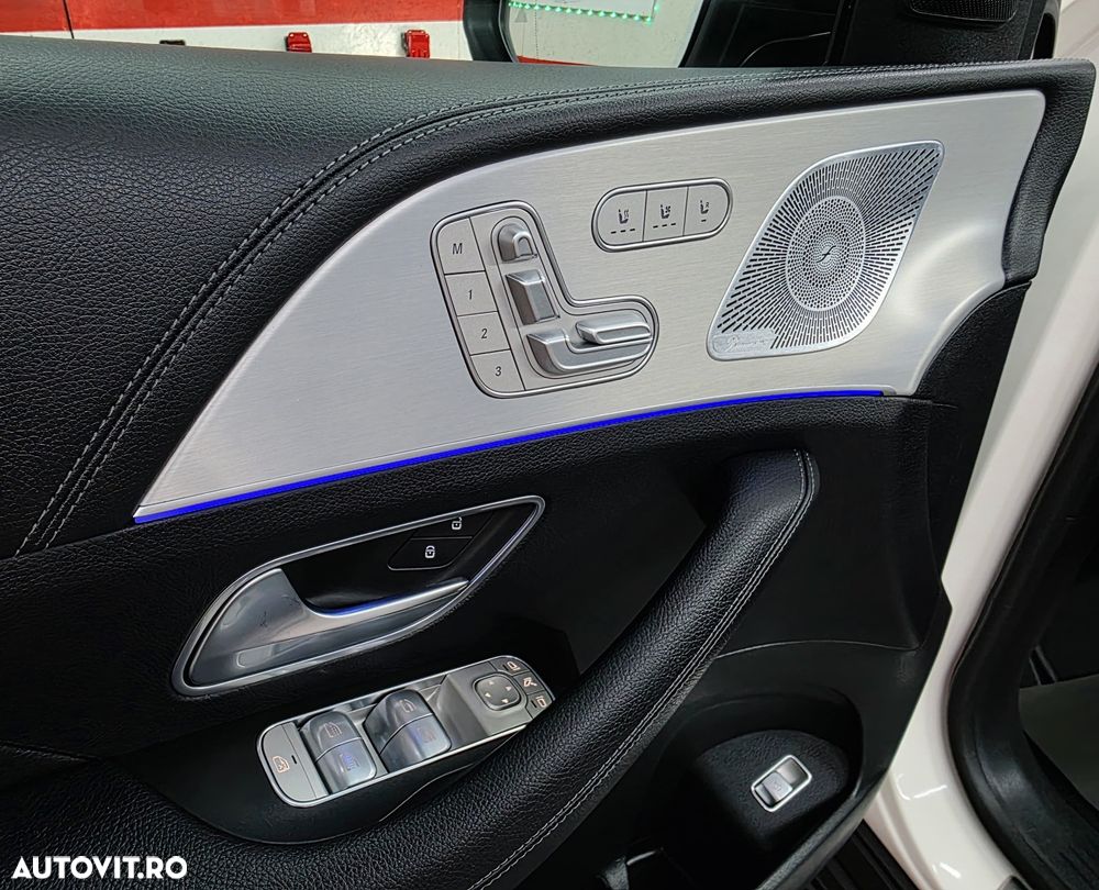 Mercedes-Benz GLS - 38