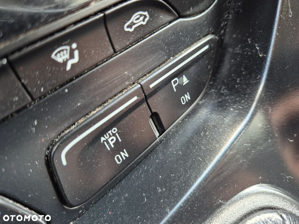 Ford Kuga 2.0 TDCi 2x4 Titanium - 14