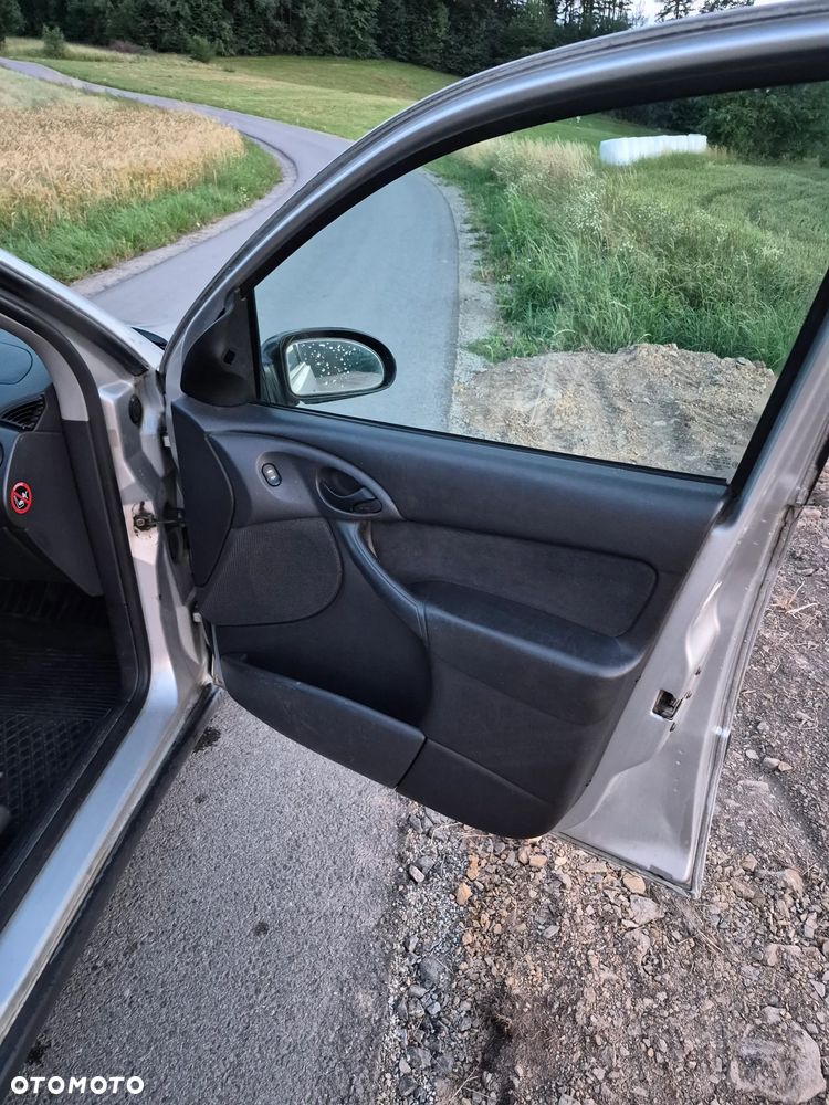 Ford Focus 1.6 Trend - 14