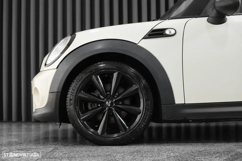 MINI 3 Portas One D - 9