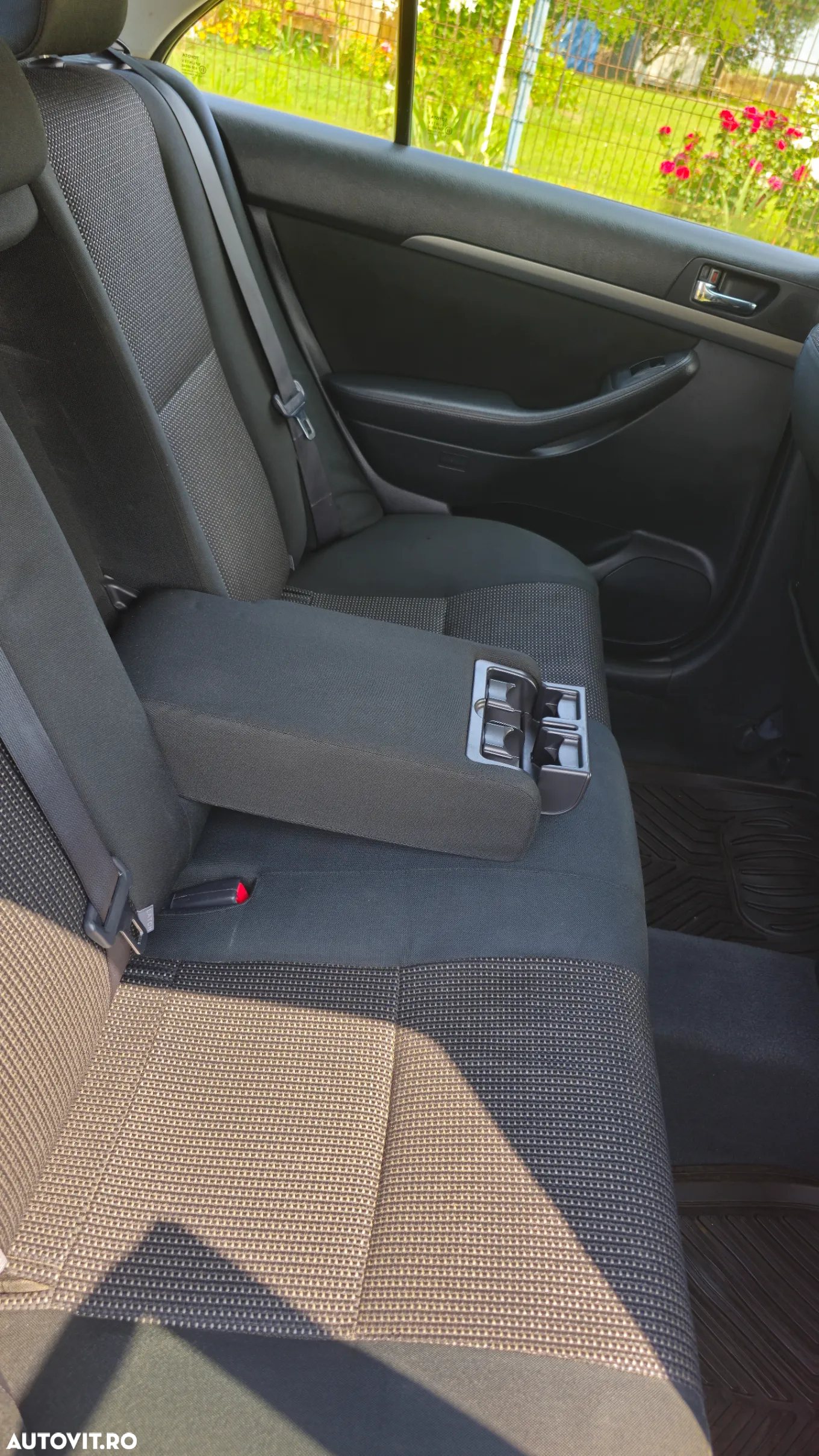 Toyota Avensis 1.8 Executiv - 5