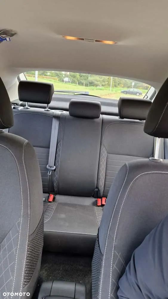 Skoda RAPID 1.2 TSI Style - 18