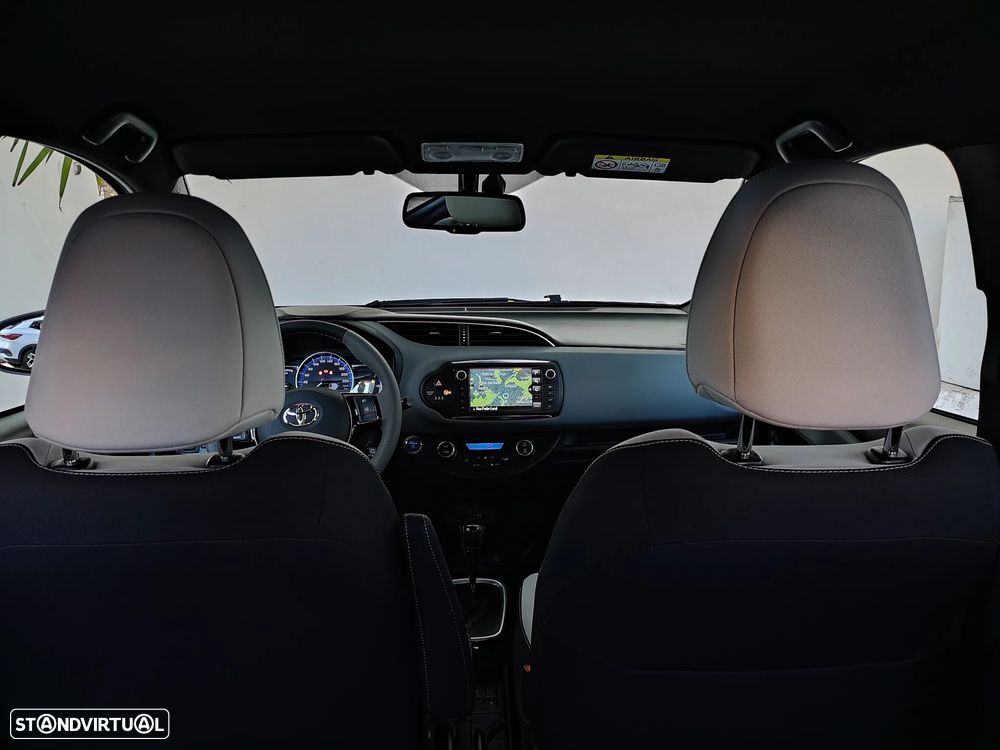 Toyota Yaris 1.5 HSD Comfort +P.Style+P.Techno — fotografia 40