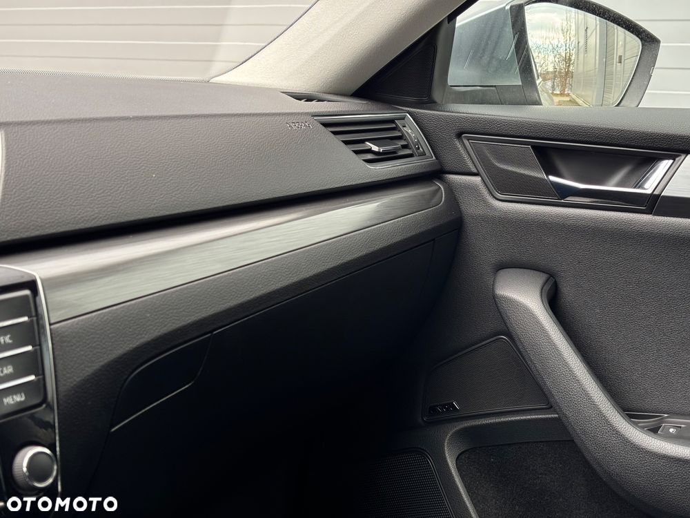 Skoda Superb 2.0 TDI Style DSG - 19