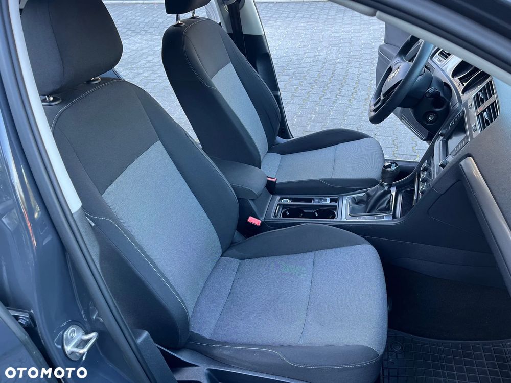Volkswagen Golf - 6