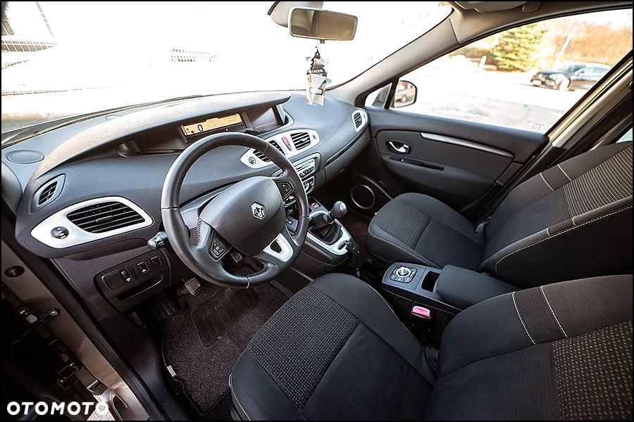 Renault Grand Scenic - 6