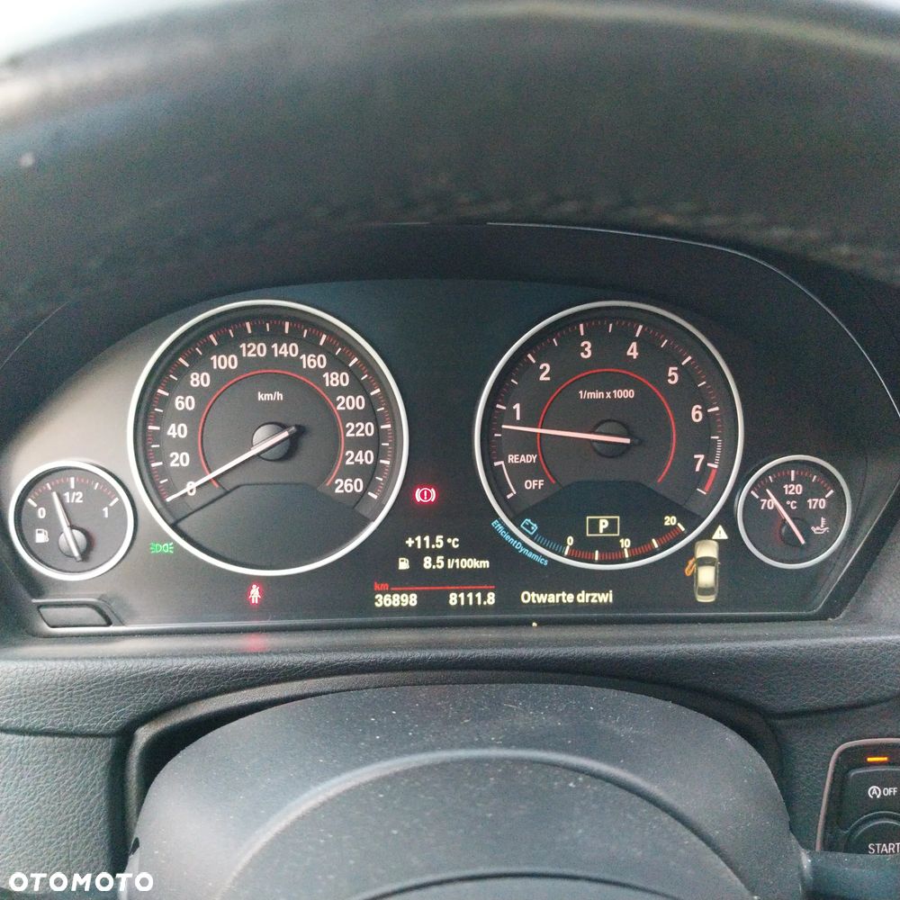 BMW Seria 3 330i xDrive M Sport - 14
