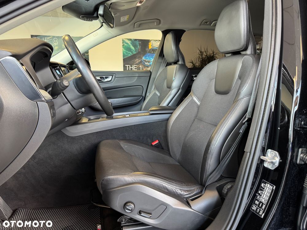 Volvo XC 60 D4 AWD RDesign - 13