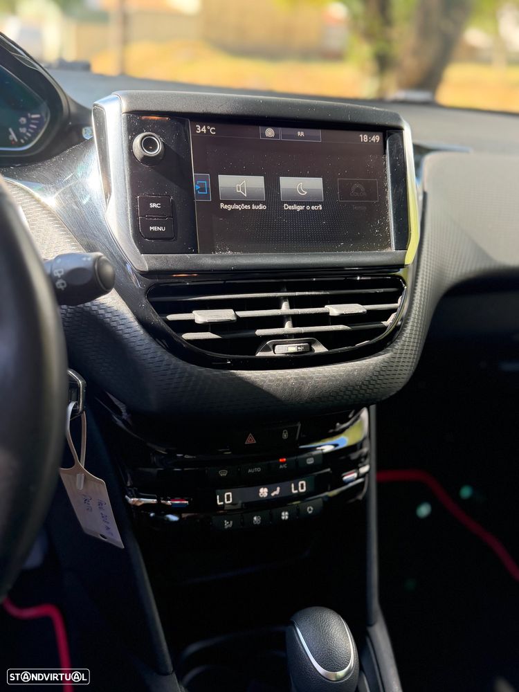 Peugeot 208 1.2 PureTech Allure EAT6 - 10