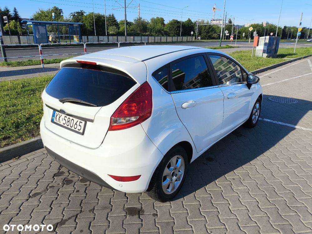 Ford Fiesta 1.6 TDCi DPF Titanium - 10