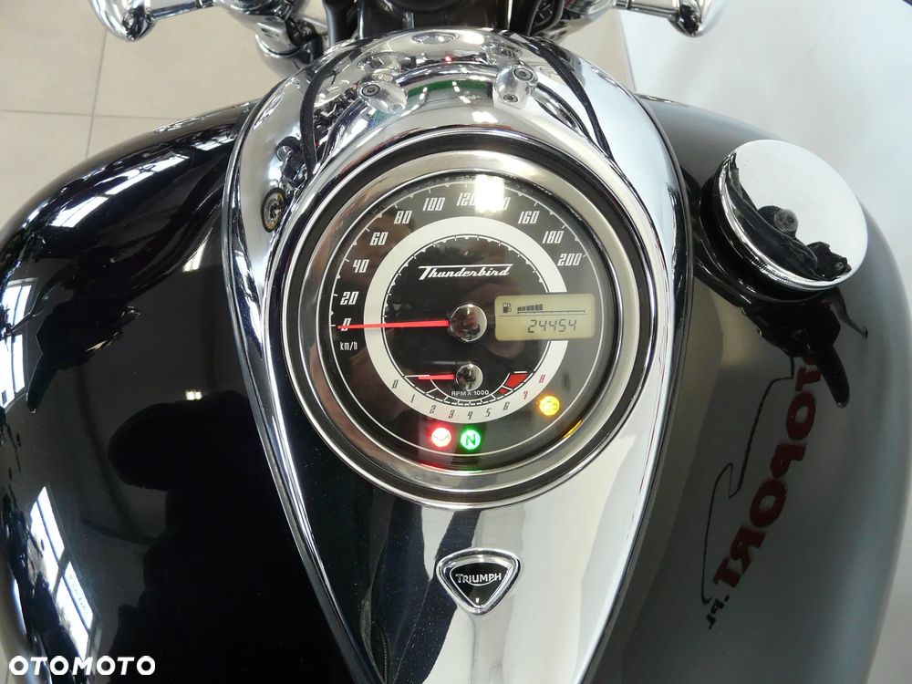 Triumph Thunderbird - 16