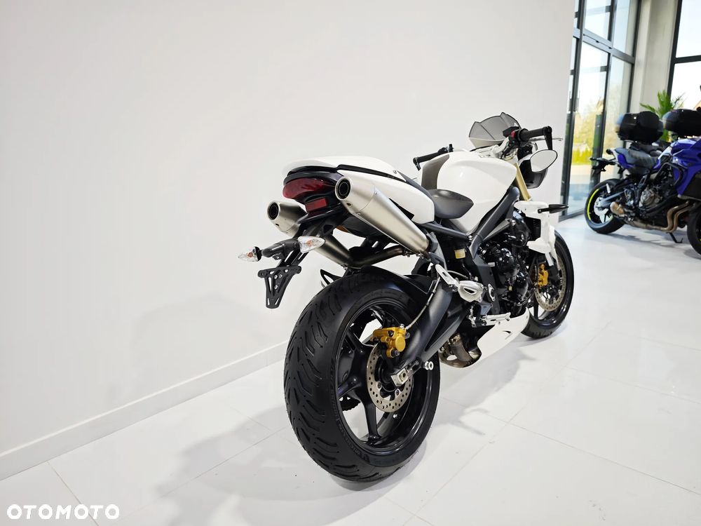Triumph Street Triple - 13
