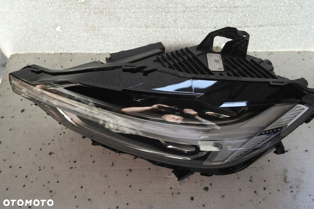 volvo xc60 ii 2 lampa reflektor lewa full led kompletna