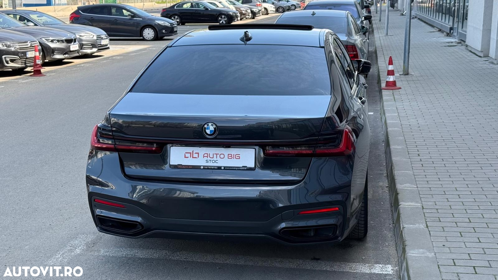 BMW Seria 7 730d xDrive MHEV - 8