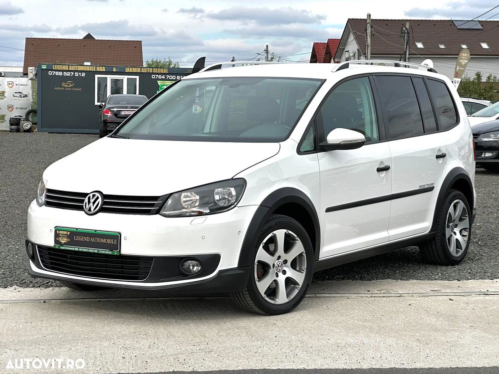 Volkswagen Touran - 1