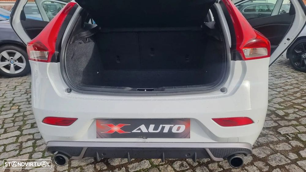 Volvo V40 - 22