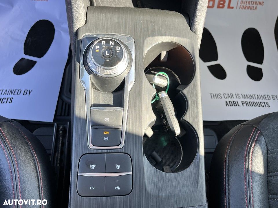 Ford Kuga 2.5 Duratec PHEV ST Line X - 18