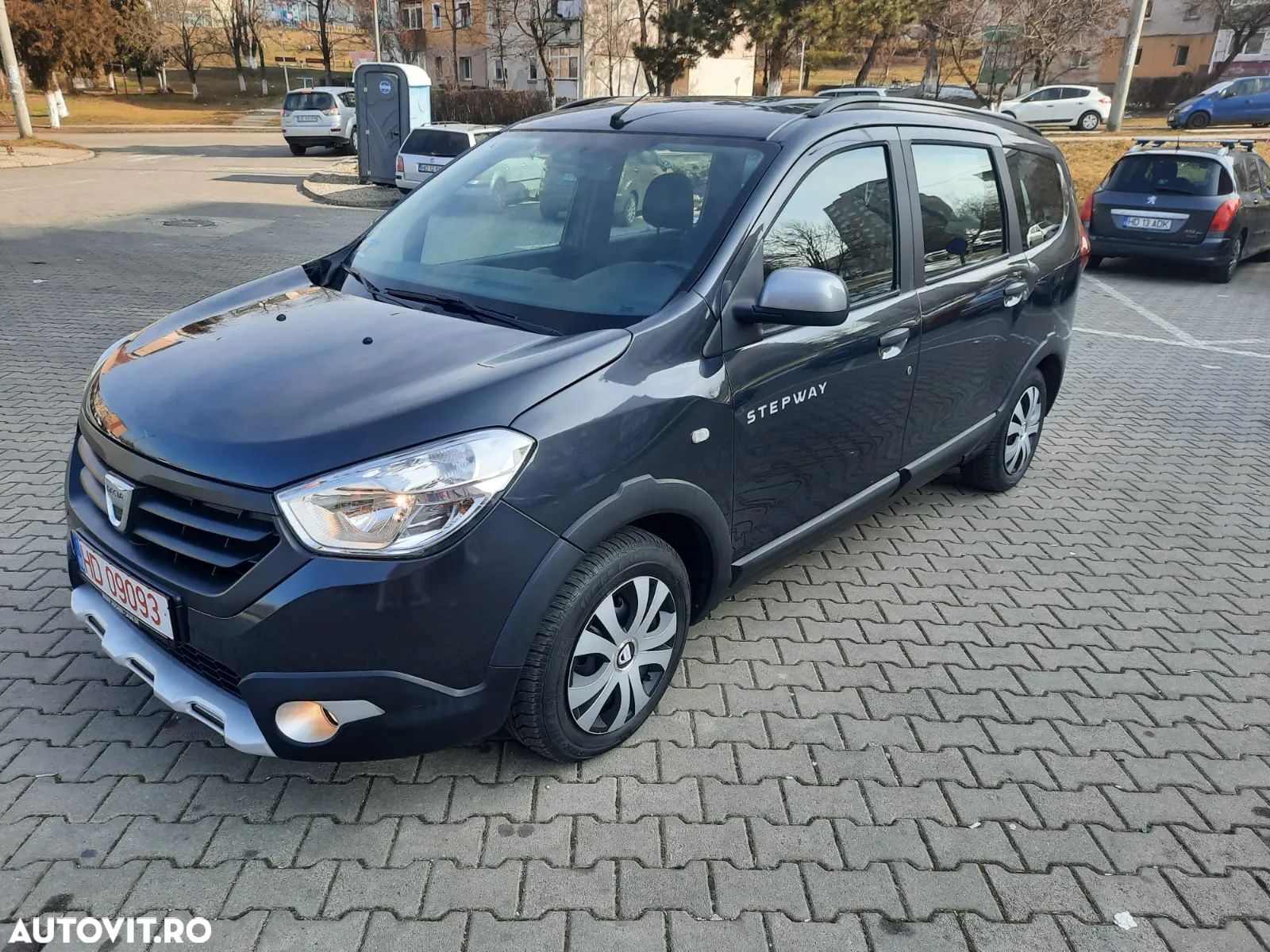 Dacia Lodgy 1.2 TCe 115 CP Stepway - 1